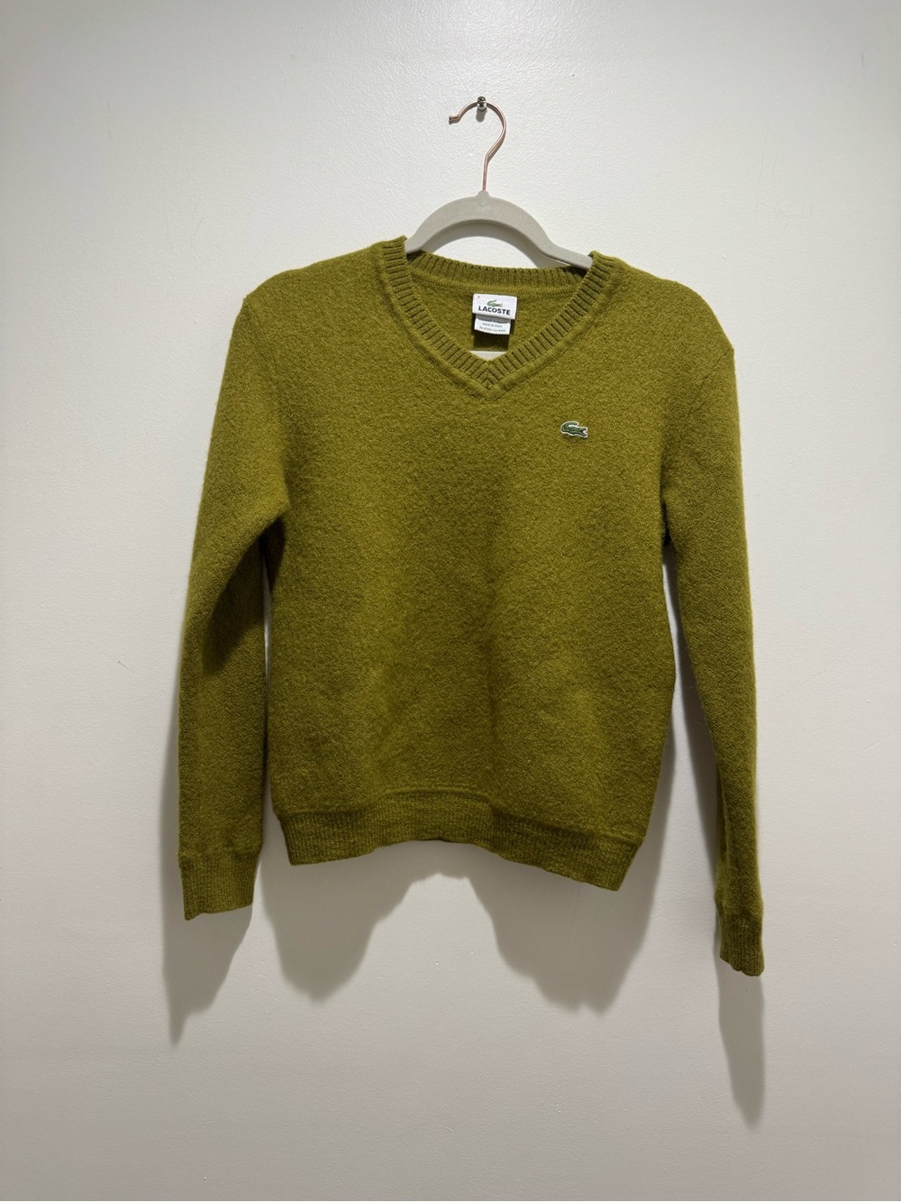 Lacoste Men’s 100% Baby Alpaca V-Neck Sweater Olive Green Size 4 (Medium)